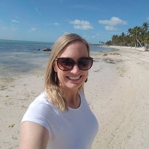 Meet your Posher, Julia